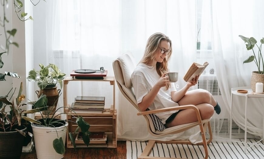 Wygodny fotel do czytania książek – jaki wybrać?