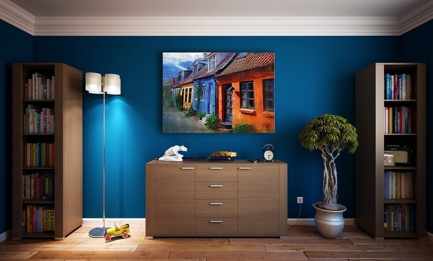 Kolor na ścianach a meble w pokoju - jak połączyć je w stylowy sposób